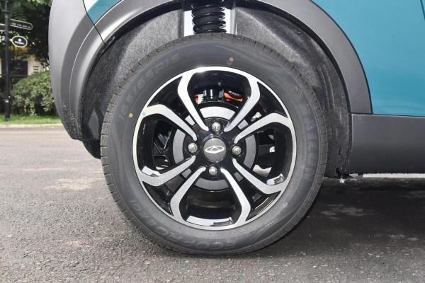 標配4座，入門續航301km，前後獨立懸架，奇瑞小螞蟻不是老頭樂