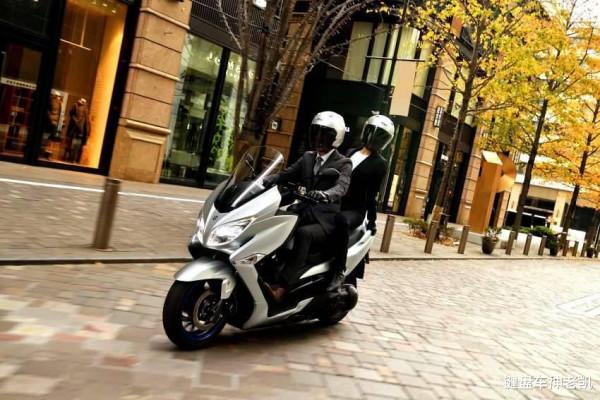 鈴木Burgman 400首次登陸馬來西亞，售價昂貴堪比寶馬C400GT