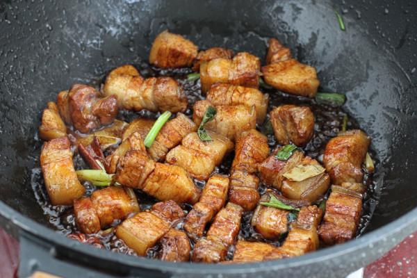 陝西特色麵食肉夾饃,一個頂外賣的三個,用料十足吃著太過癮了 陝西特色麵食肉夾饃,一個頂外賣的三個,用料十足吃著太過癮了