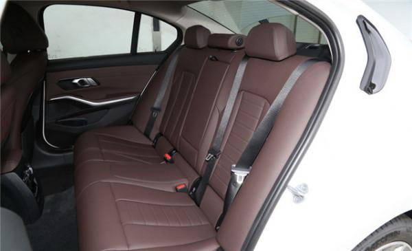 體驗寶馬3系320i 運動套裝版,配2.0T+8AT,空間夠用,外觀漂亮 體驗寶馬3系320i 運動套裝版,配2.0T+8AT,空間夠用,外觀漂亮