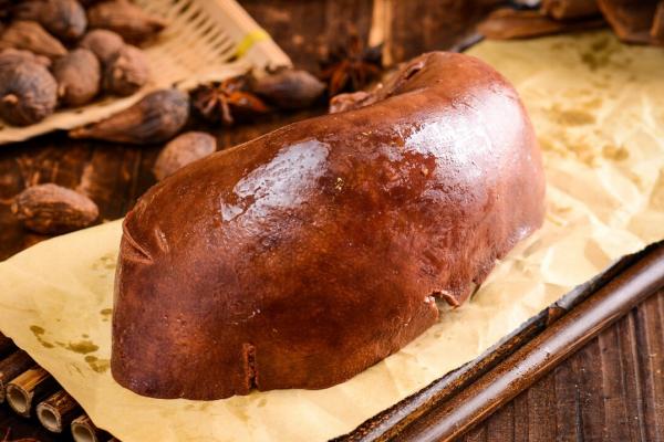 滷豬肝時，不要直接下鍋，記住1個小竅門，鮮嫩好吃沒腥味