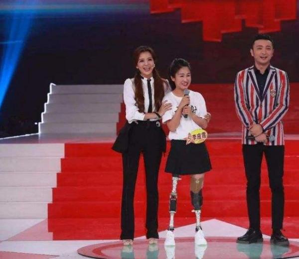 汶川地震中，她救了丈夫卻丟了雙腿，丈夫傷好後：我們離婚吧