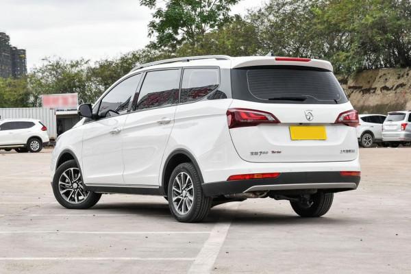 專為老百姓打造的MPV，頂配10萬出頭，軸距2750mm，帶你看寶駿730