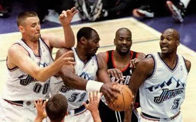 從喬丹、科比到勒布朗——底特律活塞,當個超級反派也不錯? 從喬丹、科比到勒布朗——底特律活塞,當個超級反派也不錯?