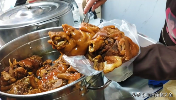陝西3代人都在做的美食，一桶湯用了50年，搬遷幾次，顧客追著吃