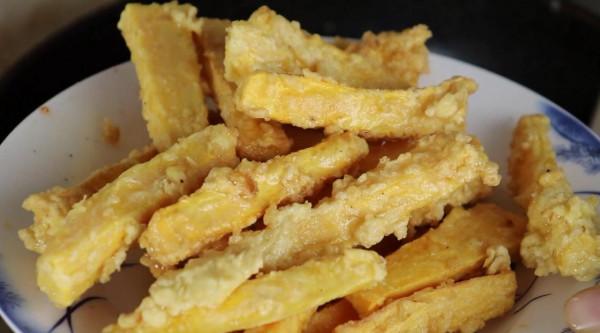 1個紅薯1個雞蛋，教你懶人做法，孩子天天點名要吃，出鍋流口水了