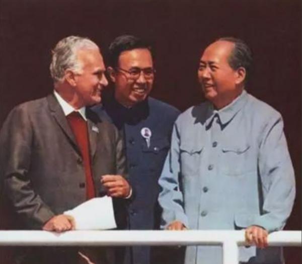 71年基辛格與葉劍英吃飯,閒聊時開玩笑:南希唐可競選美國總統 71年基辛格與葉劍英吃飯,閒聊時開玩笑:南希唐可競選美國總統