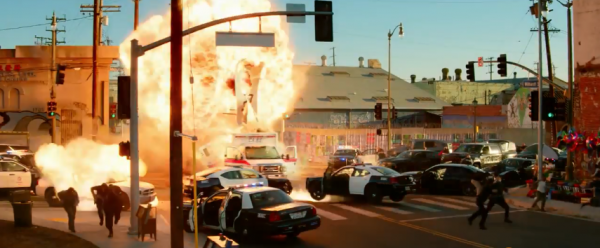 新片繼續“炸”,離開了《變形金剛》的爆炸貝,這次能夠翻身嗎? 新片繼續“炸”,離開了《變形金剛》的爆炸貝,這次能夠翻身嗎?