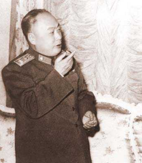 65年毛主席接見韓先楚,閒聊時詢問:洪學智到哪裡去了,好久沒見 65年毛主席接見韓先楚,閒聊時詢問:洪學智到哪裡去了,好久沒見