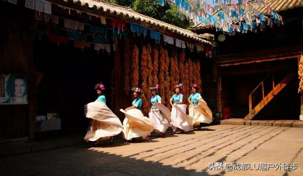 瀘沽湖畔格桑花開，探尋最後的女兒國