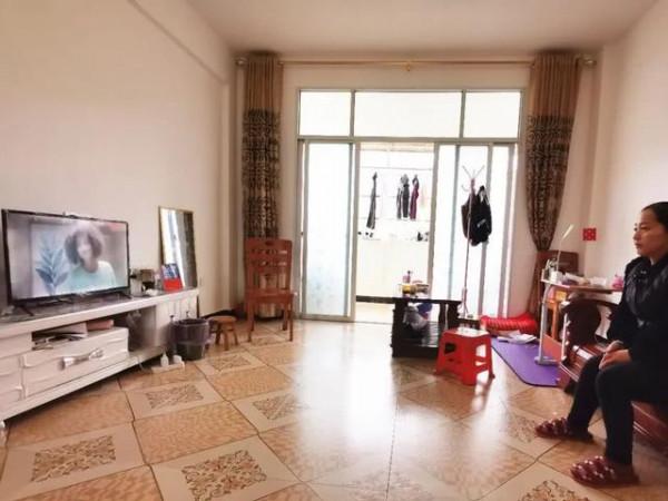 “二次房改”若能實施,將解決一部分人的住房問題,形成良性迴圈 “二次房改”若能實施,將解決一部分人的住房問題,形成良性迴圈