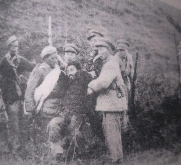 身世不凡，遭剿匪部隊三擒三縱；屢教不改，巨匪吳鴻哲終惡貫滿盈