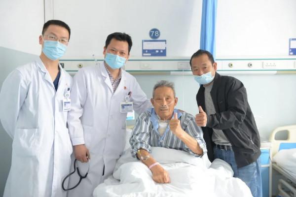 冠心病術後7年又復發，同期複合手術拯救高齡老人