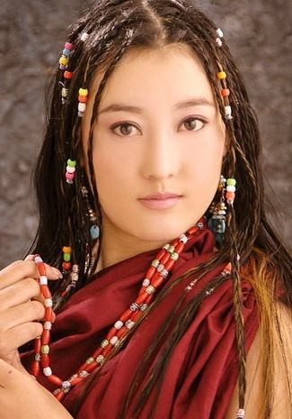 降央卓瑪：嫁普通老公，給5個兄弟買車，被婆婆當親女兒疼愛