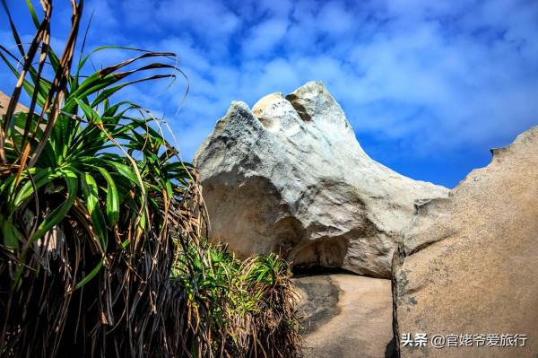 海南有一處奇特海岸風光，詮釋海枯石爛的真諦，深邃的海水更迷人