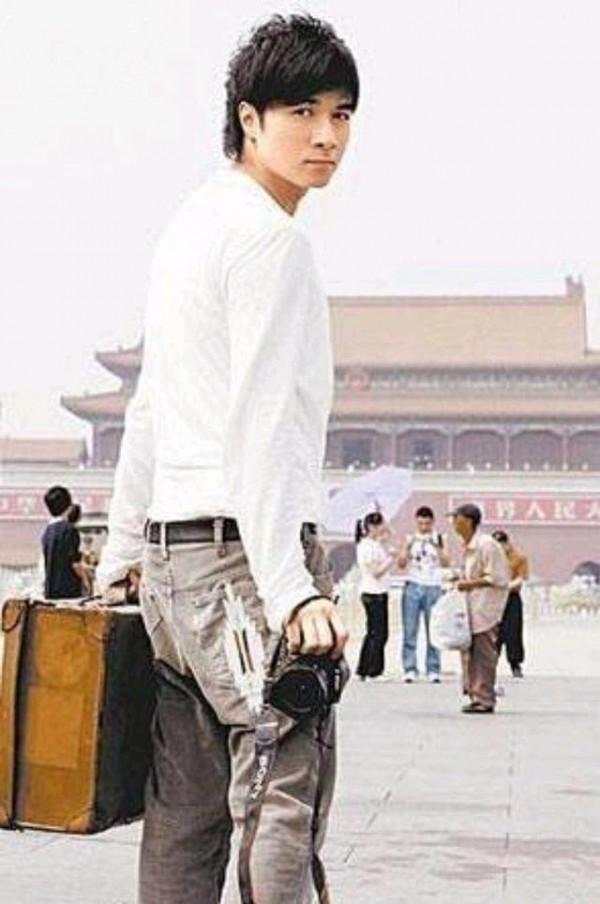 歲月不饒人！昔日港星在天安門合影舊照，你能認出幾位？