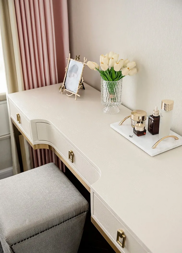 139㎡美式輕奢新房，高階灰+金屬感，還有高顏值衣帽間強勢入鏡