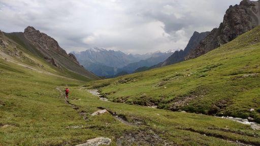 新疆徒步穿越烏蘇古道第二天翻越包紮敦達板