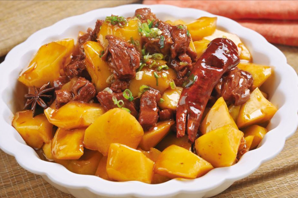 冬天大魚大肉靠邊站，俺家最愛吃這道燉菜，好吃實惠天天吃都不膩