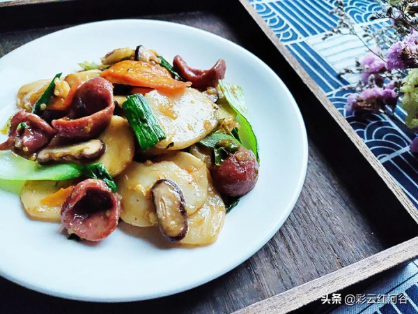 家常炒年糕：自己做料超足，好吃到舔盤