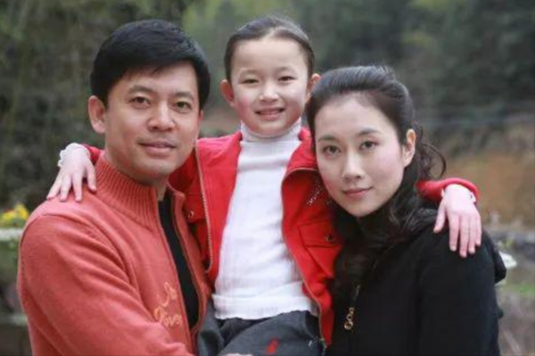 何政軍：倪大紅千方百計偷他辣醬吃，交警貼罰單寫成“趙政委”