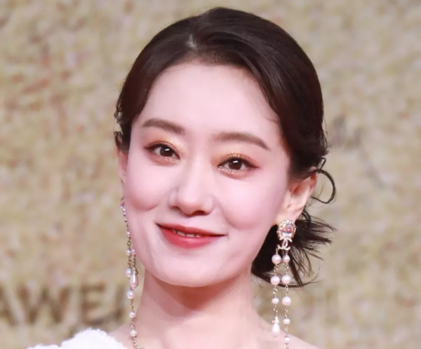 金雞獎女星生圖：倪妮凍得發抖，張小斐妝容翻車，關曉彤滿臉疲倦