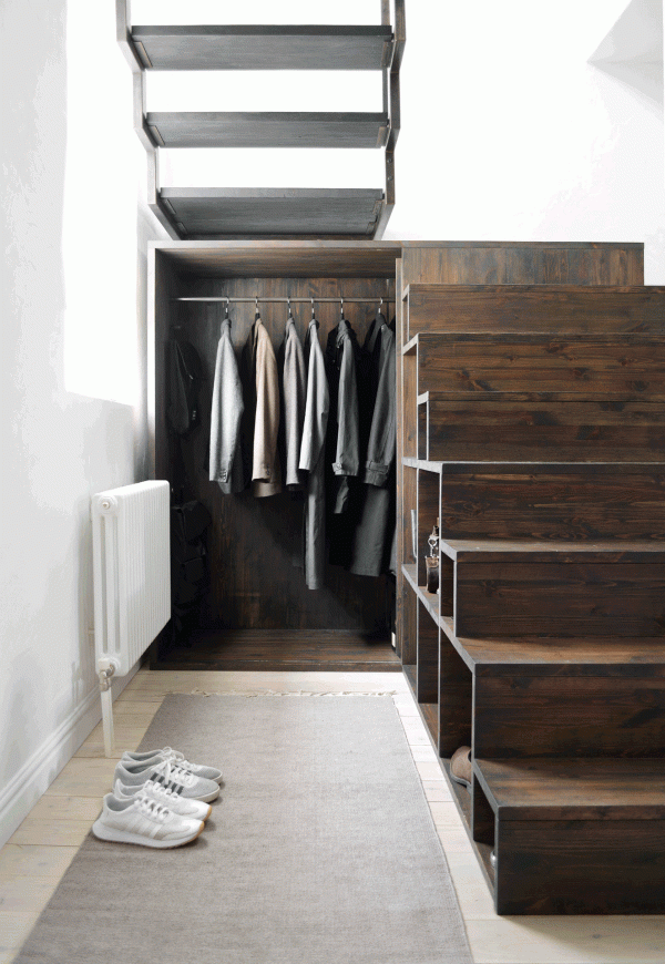 E裝平臺｜舊木回收再生！俄羅斯 20 坪插畫家的樓中樓