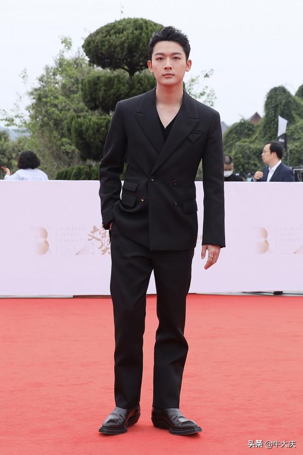 第八屆文榮獎頒獎典禮 許凱劉浩存周也亮相紅毯