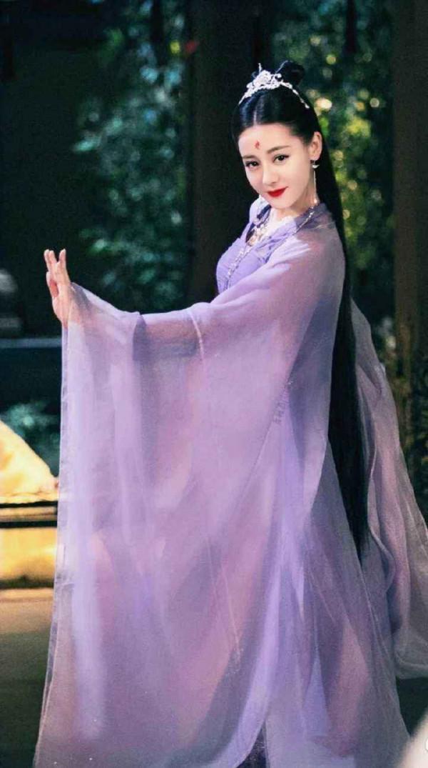 沒氣質別霍霍紫色，這6位紫衣美人太亮眼，有人溫柔，有人霸氣