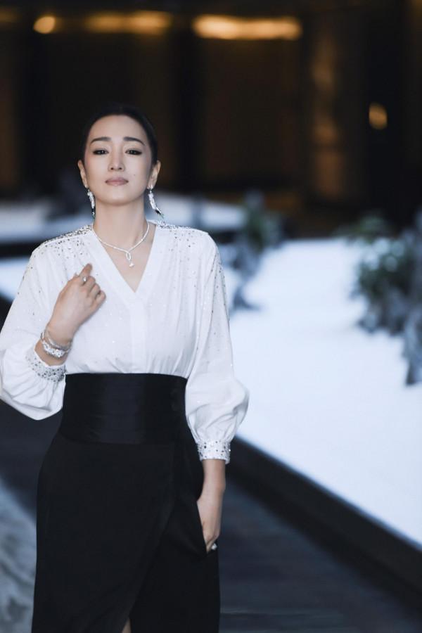 不墊鼻子、不動臉，個個都是原生態臉，這9位明星越看越招人喜歡