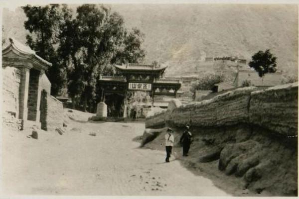 五泉山公園山門曾經長這樣!三張老照片見證,蘭州名山的百年變遷 五泉山公園山門曾經長這樣!三張老照片見證,蘭州名山的百年變遷