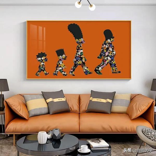 沙發背景牆掛畫怎麼掛好看？