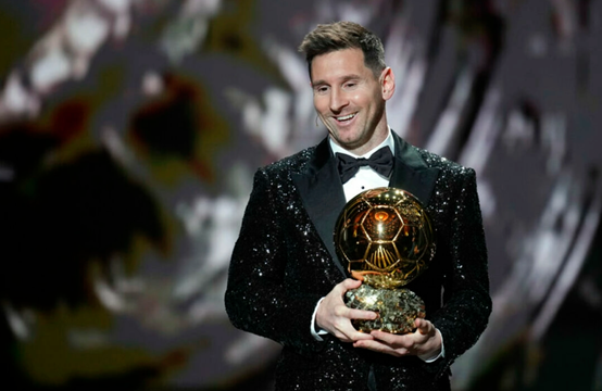 拜登夫人在聖誕樹裝扮上給特朗普難堪；第七次獲得金球獎的梅西：我沒想過拿第一