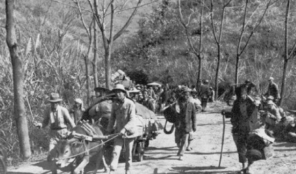 女兒是共產黨間諜,父親是蔣介石的首席秘書,女兒潛伏在爸爸身邊 女兒是共產黨間諜,父親是蔣介石的首席秘書,女兒潛伏在爸爸身邊