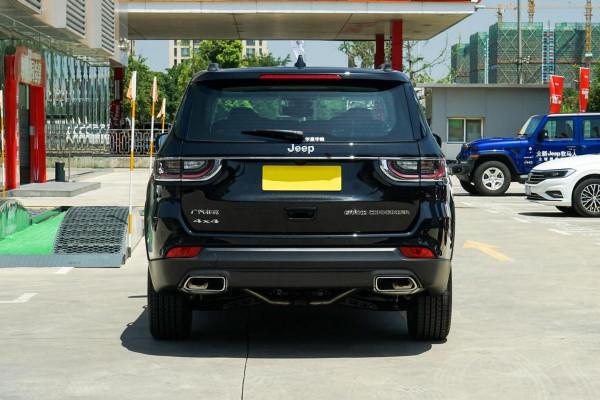 空間大、動力強，9擋變速帶四驅，JEEP大指揮官，會是你的菜嗎？