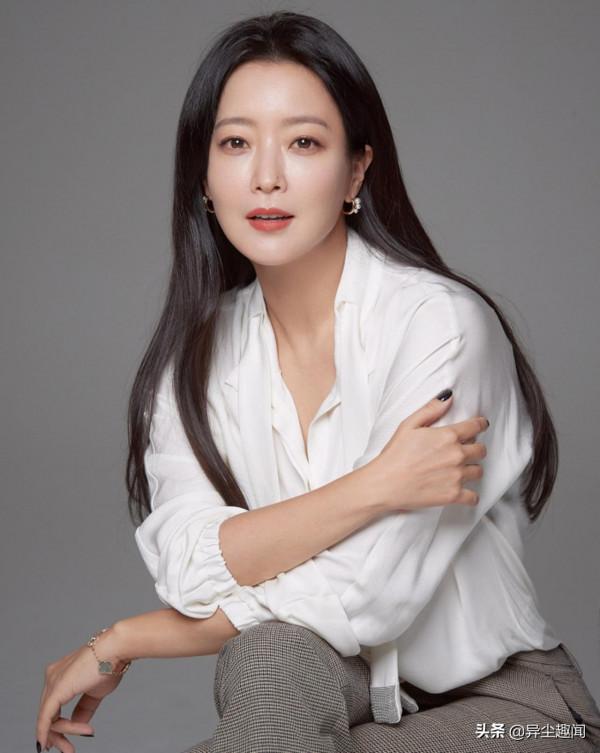 10個韓國凍齡女神，張娜拉近照非常有少女感，孫藝珍仍然超有仙氣