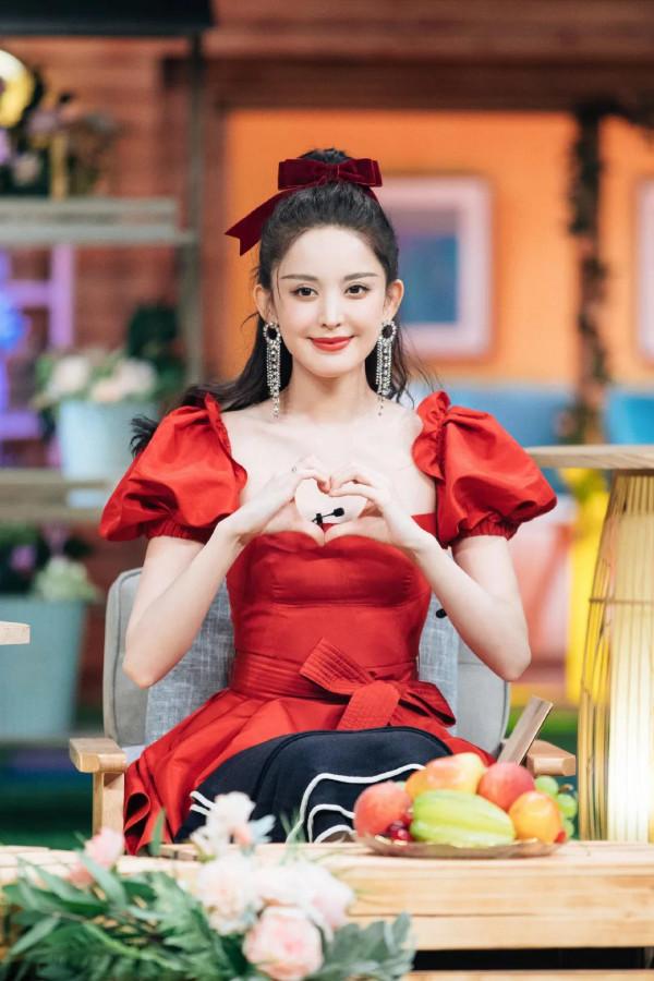 古力娜扎，雪鷹領主開機，看看漂亮的雪鷹姑娘吧