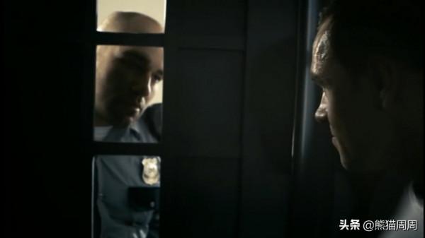 高智商的犯人，只靠報紙和毛毯，居然成功越獄，越獄真實事件