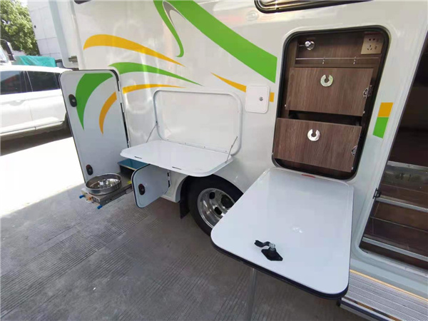 戴德自由風MAX房車,暢吹空調七天不斷電 戴德自由風MAX房車,暢吹空調七天不斷電