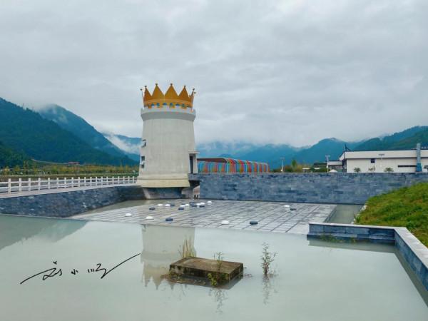 四川綿竹驚現“棋盤村”，村裡到處都是巨型棋盤，遊客：名不虛傳