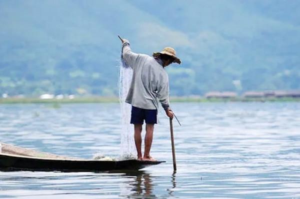知青真實回憶:抓大鰉魚越界被抓走 知青真實回憶:抓大鰉魚越界被抓走