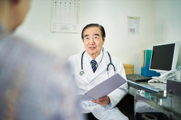 消化科醫生：胃不好，起床後少做3件事，胃或會慢慢舒坦