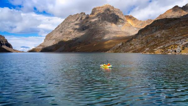 川西海拔最高最大最藍的海子——亞莫措根