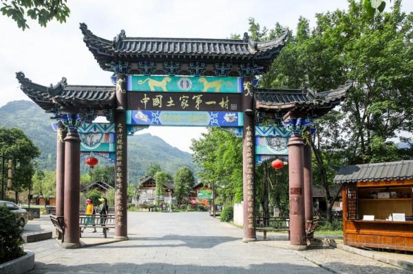 梵淨山下的雲舍村，曾經猴子愛喝的水，現在成了村民們的天然冰箱