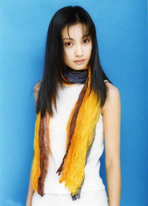 10位情史乾淨的內地女星,把生活過成偶像劇,有人與初戀相守47年 10位情史乾淨的內地女星,把生活過成偶像劇,有人與初戀相守47年