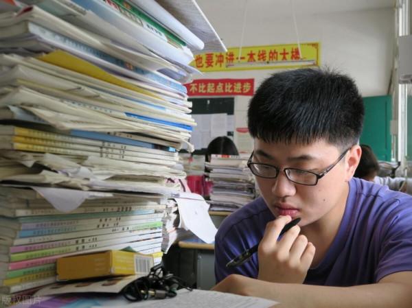 中考錄取率50%,一本上線率不足20%:教育不是為了淘汰學生 中考錄取率50%,一本上線率不足20%:教育不是為了淘汰學生