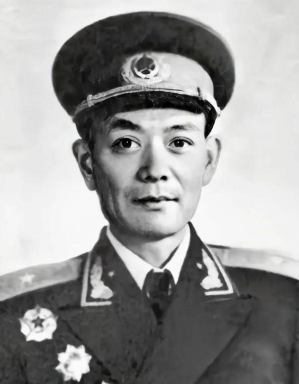 八路軍715團下轄3個營，主要領導人是誰？1955年被授予什麼軍銜？