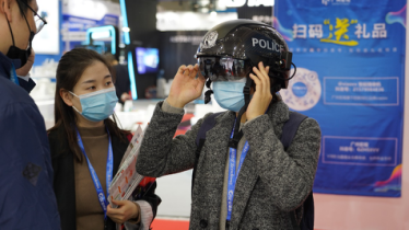 AR自動將資訊投射眼前，光啟首款5G智慧頭盔亮相