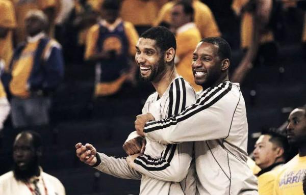 姚明在NBA搭檔過的隊友中,有多達七位球員先後拿到了總冠軍 姚明在NBA搭檔過的隊友中,有多達七位球員先後拿到了總冠軍