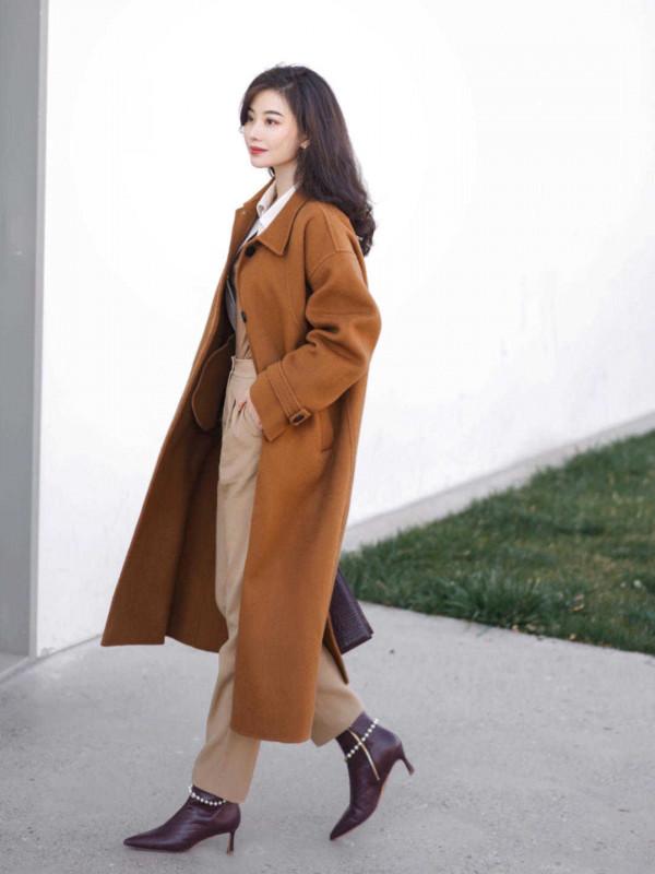 秋季,“大衣”的高階穿法指南,搭配上針織開衫和牛仔褲,超洋氣 秋季,“大衣”的高階穿法指南,搭配上針織開衫和牛仔褲,超洋氣